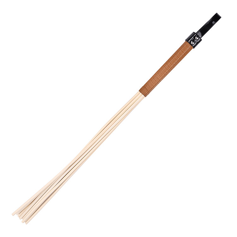 8 Strand Rattan Flogger Whip style G front angle detail