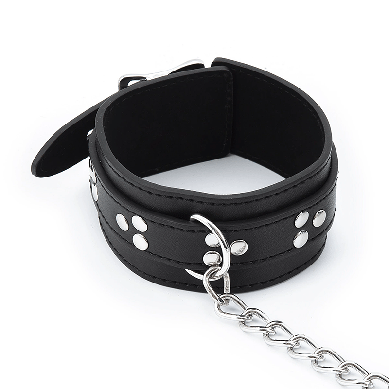 Locking Leather Wrist Ankle Neck Restraint Set hardware and finish detail
